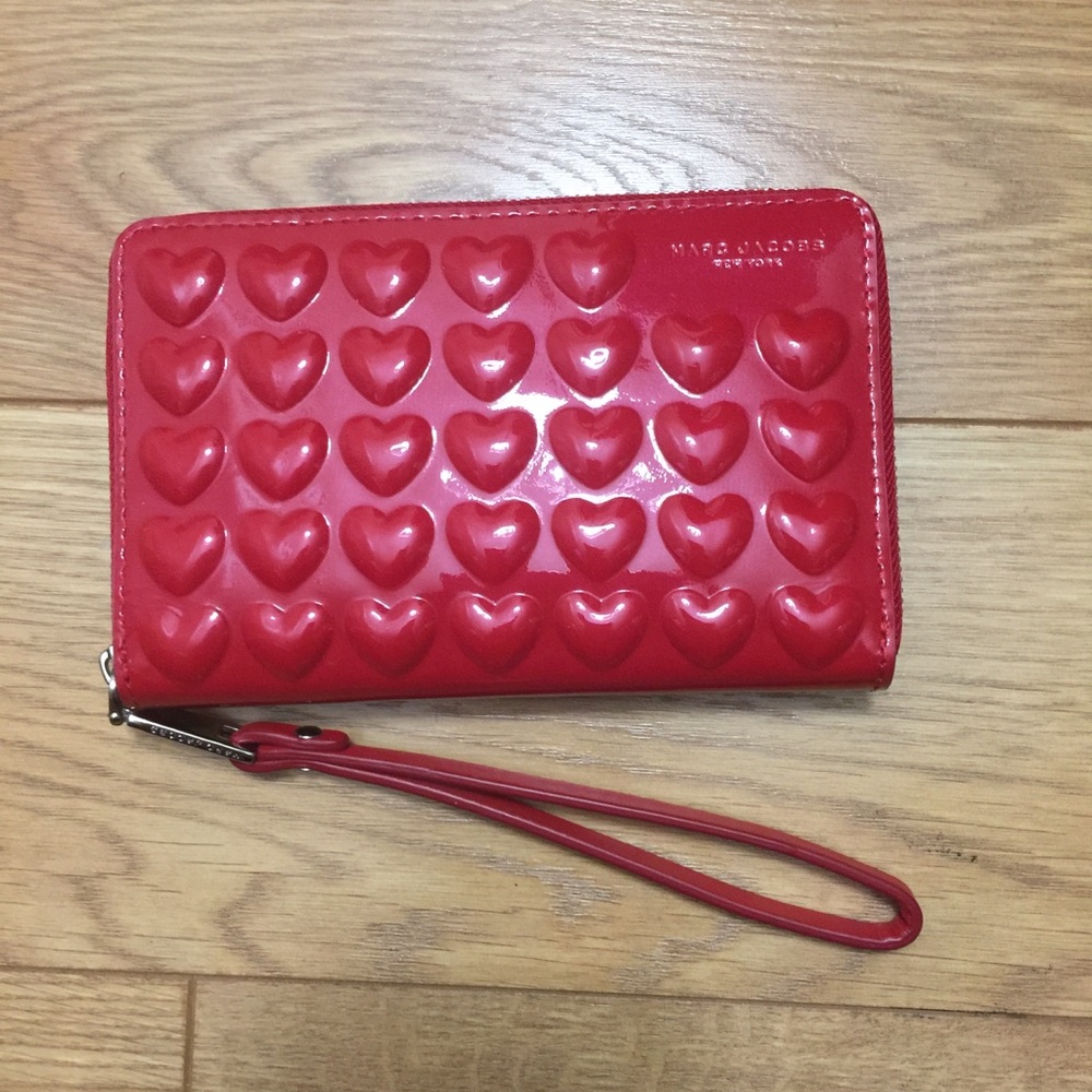 NWT Marc Jacobs shiny red embossed heart wallet - Picture 2 of 4